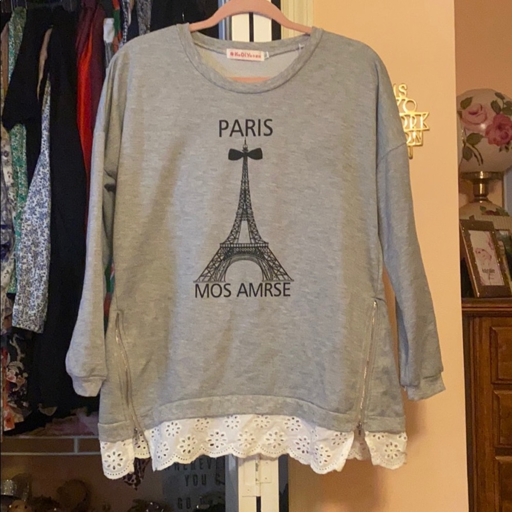 Paris Eiffel Graphic Lace-Hem Sweatshirt - Light Gray
